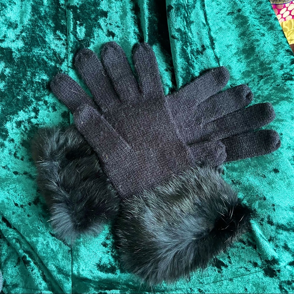 Vintage 1950 Van Raalte knit gloves with fur trim